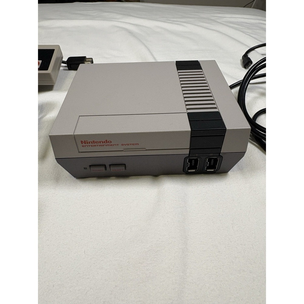 Nintendo NES Classic Edition Mini Console CLV-001 Bundle w/ 3 Controllers Cables